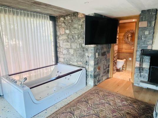 Family Suite With Garden And Amaizing View To Lugano Кадемарио Екстериор снимка